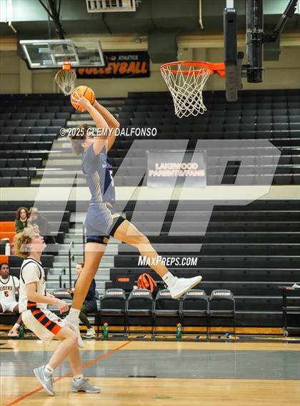 Thumbnail 3 in Mullen @ Lakewood photogallery.