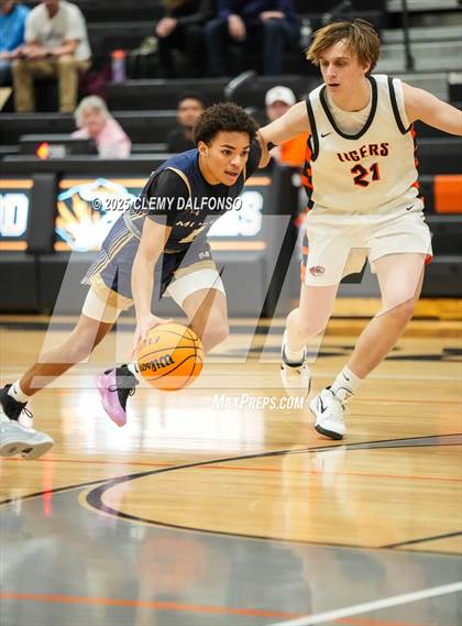Thumbnail 2 in Mullen @ Lakewood photogallery.