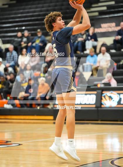Thumbnail 3 in Mullen @ Lakewood photogallery.