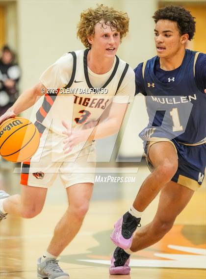 Thumbnail 1 in Mullen @ Lakewood photogallery.
