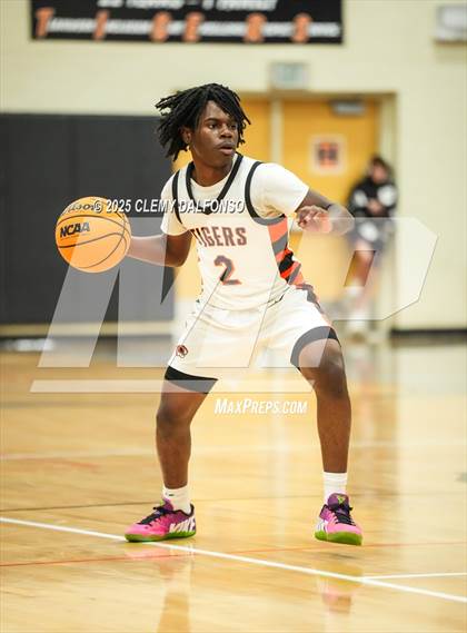 Thumbnail 1 in Mullen @ Lakewood photogallery.