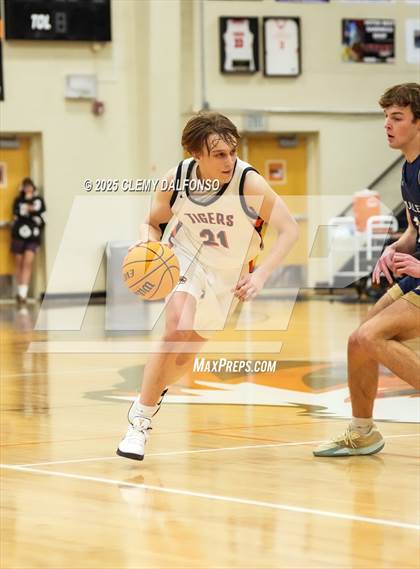 Thumbnail 2 in Mullen @ Lakewood photogallery.
