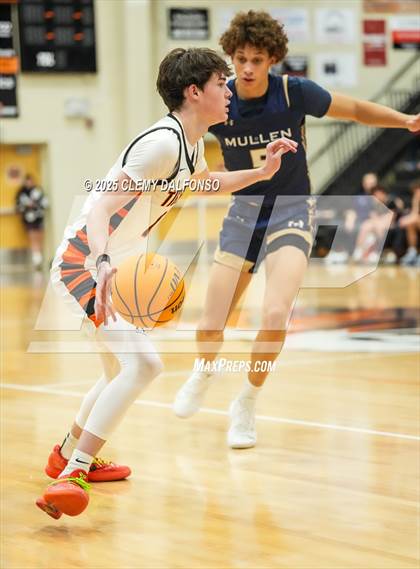 Thumbnail 2 in Mullen @ Lakewood photogallery.