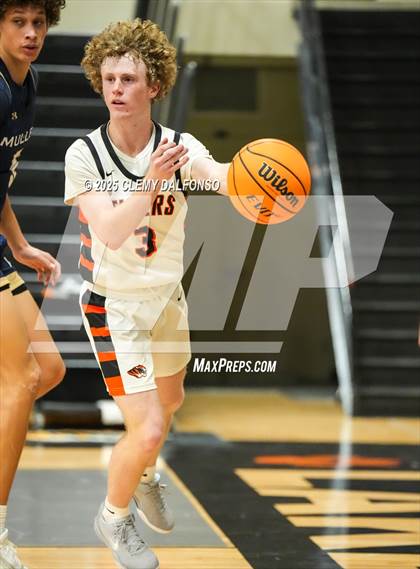 Thumbnail 1 in Mullen @ Lakewood photogallery.