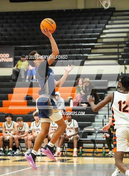 Thumbnail 1 in Mullen @ Lakewood photogallery.