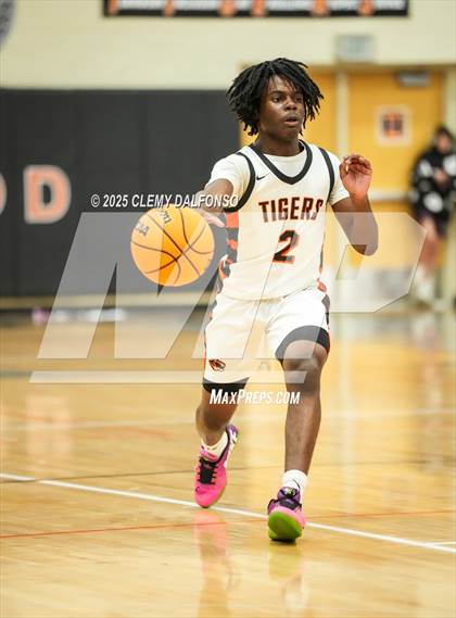 Thumbnail 2 in Mullen @ Lakewood photogallery.