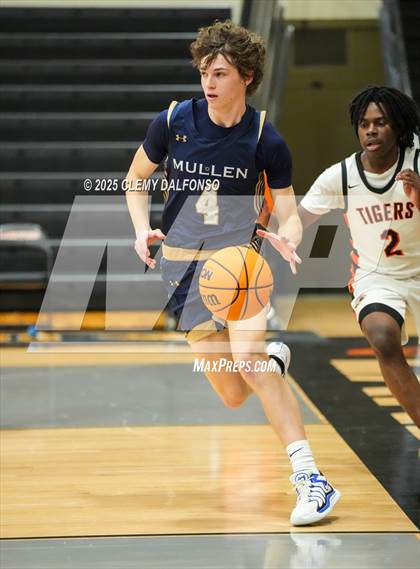 Thumbnail 1 in Mullen @ Lakewood photogallery.