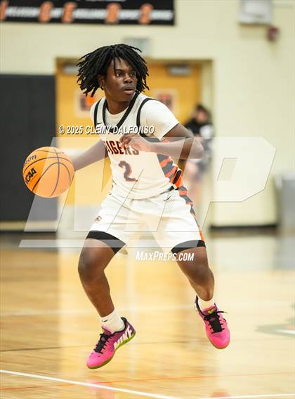 Thumbnail 3 in Mullen @ Lakewood photogallery.
