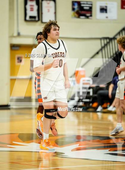 Thumbnail 1 in Mullen @ Lakewood photogallery.