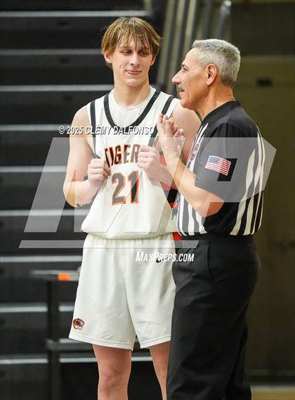 Thumbnail 3 in Mullen @ Lakewood photogallery.