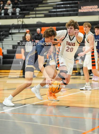 Thumbnail 1 in Mullen @ Lakewood photogallery.