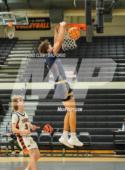 Thumbnail 1 in Mullen @ Lakewood photogallery.