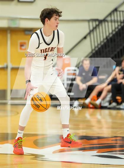 Thumbnail 3 in Mullen @ Lakewood photogallery.