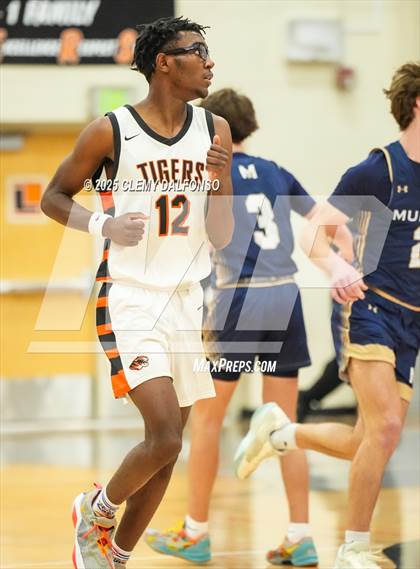 Thumbnail 1 in Mullen @ Lakewood photogallery.