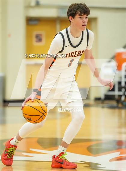 Thumbnail 3 in Mullen @ Lakewood photogallery.