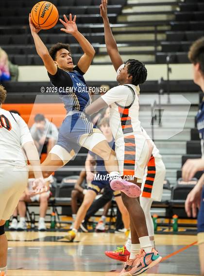 Thumbnail 2 in Mullen @ Lakewood photogallery.