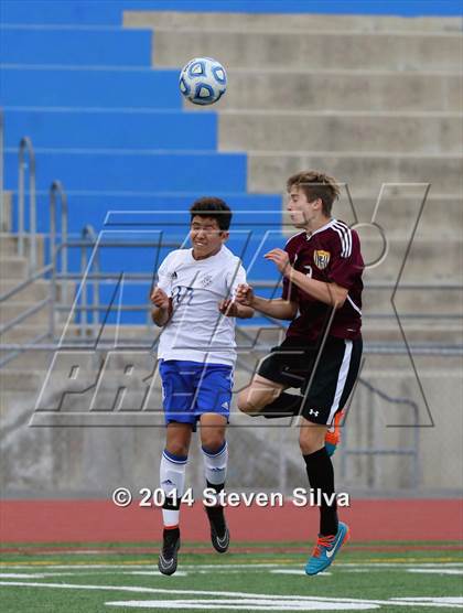 Thumbnail 3 in Point Loma vs. San Diego (23rd Annual San Diego Holiday Classic) photogallery.