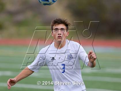 Thumbnail 2 in Point Loma vs. San Diego (23rd Annual San Diego Holiday Classic) photogallery.