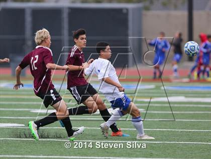 Thumbnail 2 in Point Loma vs. San Diego (23rd Annual San Diego Holiday Classic) photogallery.