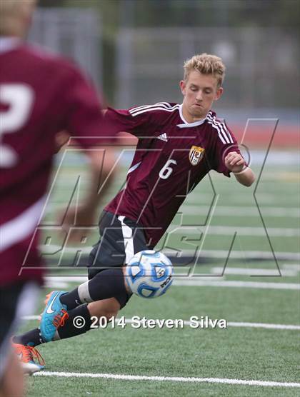 Thumbnail 2 in Point Loma vs. San Diego (23rd Annual San Diego Holiday Classic) photogallery.