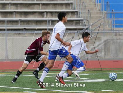 Thumbnail 2 in Point Loma vs. San Diego (23rd Annual San Diego Holiday Classic) photogallery.