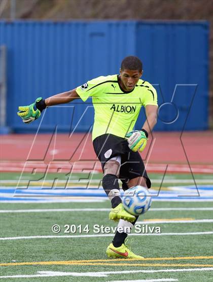 Thumbnail 2 in Point Loma vs. San Diego (23rd Annual San Diego Holiday Classic) photogallery.