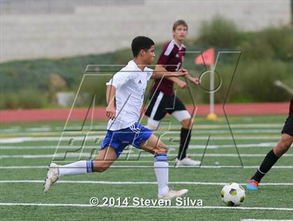 Thumbnail 3 in Point Loma vs. San Diego (23rd Annual San Diego Holiday Classic) photogallery.