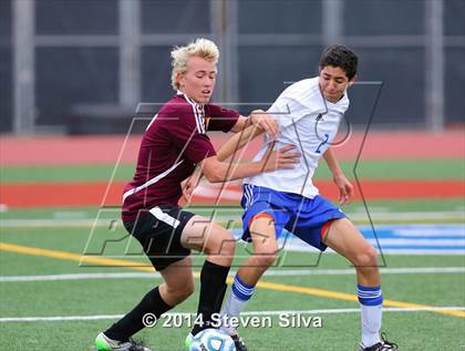Thumbnail 3 in Point Loma vs. San Diego (23rd Annual San Diego Holiday Classic) photogallery.