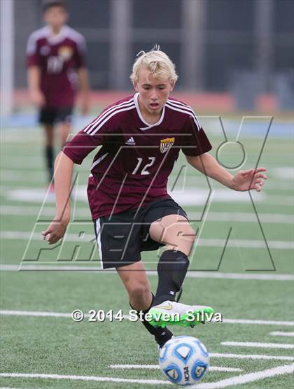 Thumbnail 1 in Point Loma vs. San Diego (23rd Annual San Diego Holiday Classic) photogallery.
