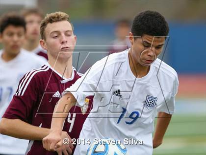 Thumbnail 3 in Point Loma vs. San Diego (23rd Annual San Diego Holiday Classic) photogallery.
