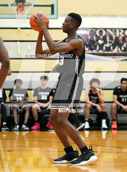 Thumbnail 2 in Benjamin Davis vs. George Ranch (Conroe Christmas Classic) photogallery.