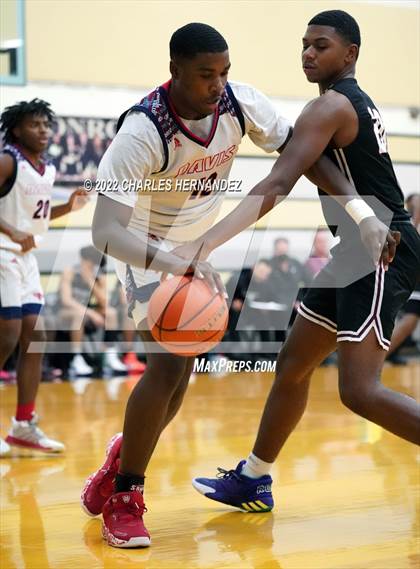 Thumbnail 3 in Benjamin Davis vs. George Ranch (Conroe Christmas Classic) photogallery.