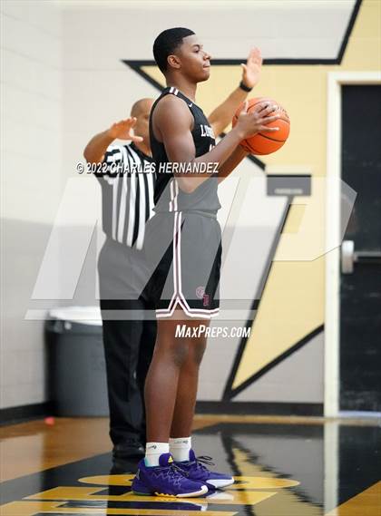 Thumbnail 3 in Benjamin Davis vs. George Ranch (Conroe Christmas Classic) photogallery.