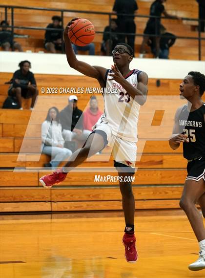Thumbnail 2 in Benjamin Davis vs. George Ranch (Conroe Christmas Classic) photogallery.