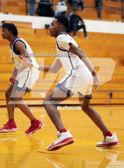 Thumbnail 2 in Benjamin Davis vs. George Ranch (Conroe Christmas Classic) photogallery.