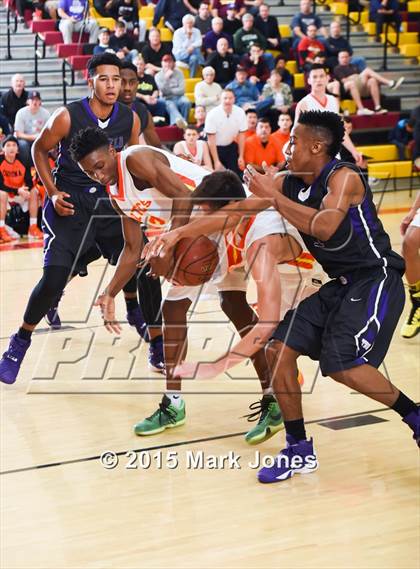 Thumbnail 1 in Corona del Sol vs Garfield (Hoophall West Invitational) photogallery.