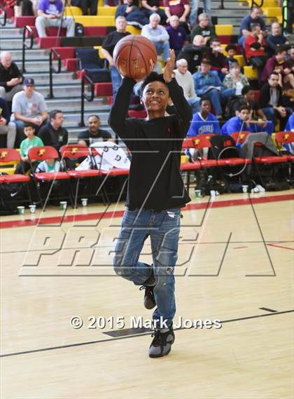 Thumbnail 3 in Corona del Sol vs Garfield (Hoophall West Invitational) photogallery.