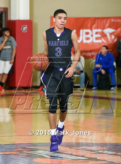 Thumbnail 3 in Corona del Sol vs Garfield (Hoophall West Invitational) photogallery.