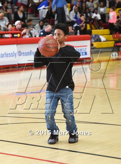 Thumbnail 1 in Corona del Sol vs Garfield (Hoophall West Invitational) photogallery.