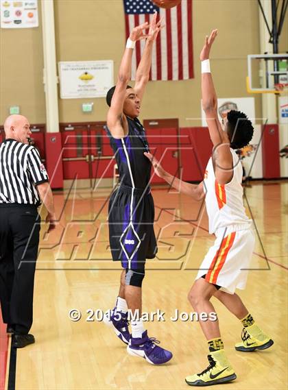 Thumbnail 3 in Corona del Sol vs Garfield (Hoophall West Invitational) photogallery.