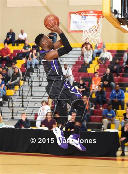 Thumbnail 2 in Corona del Sol vs Garfield (Hoophall West Invitational) photogallery.