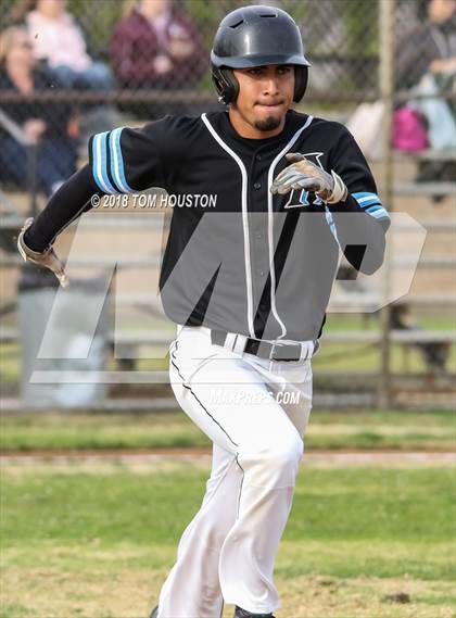 Thumbnail 3 in Arroyo vs Claremont photogallery.