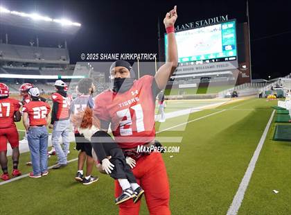 Thumbnail 2 in Terrell Vs Huntsville (UIL 5A D2 Football Area) photogallery.