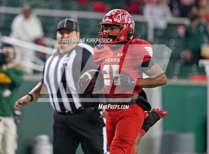 Thumbnail 3 in Terrell Vs Huntsville (UIL 5A D2 Football Area) photogallery.