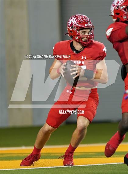 Thumbnail 2 in Terrell Vs Huntsville (UIL 5A D2 Football Area) photogallery.