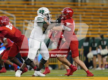 Thumbnail 1 in Terrell Vs Huntsville (UIL 5A D2 Football Area) photogallery.