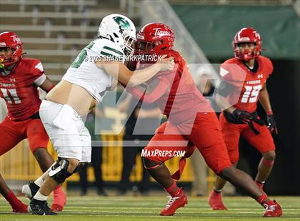 Thumbnail 3 in Terrell Vs Huntsville (UIL 5A D2 Football Area) photogallery.