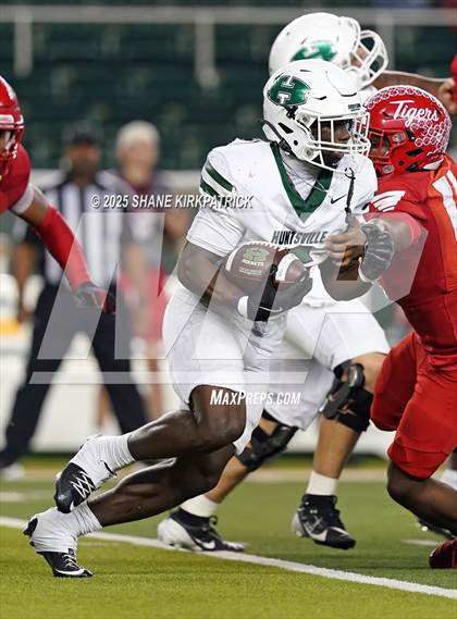 Thumbnail 2 in Terrell Vs Huntsville (UIL 5A D2 Football Area) photogallery.