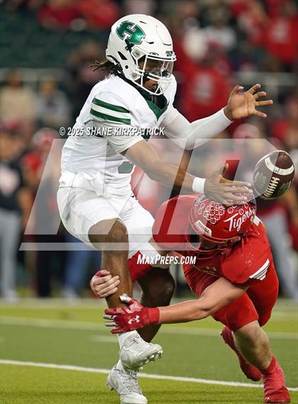 Thumbnail 1 in Terrell Vs Huntsville (UIL 5A D2 Football Area) photogallery.