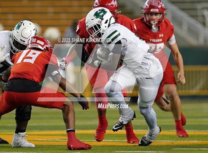 Thumbnail 2 in Terrell Vs Huntsville (UIL 5A D2 Football Area) photogallery.